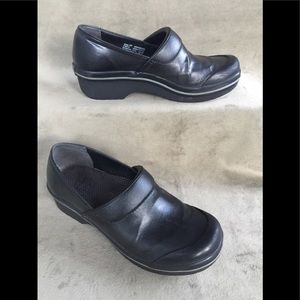 Dansko  Clogs Comfort Shoes  w/Cap Toe